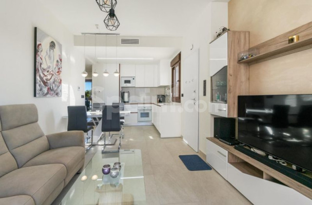Apartamento - Segunda mano - Torrevieja -
                Los Balcones