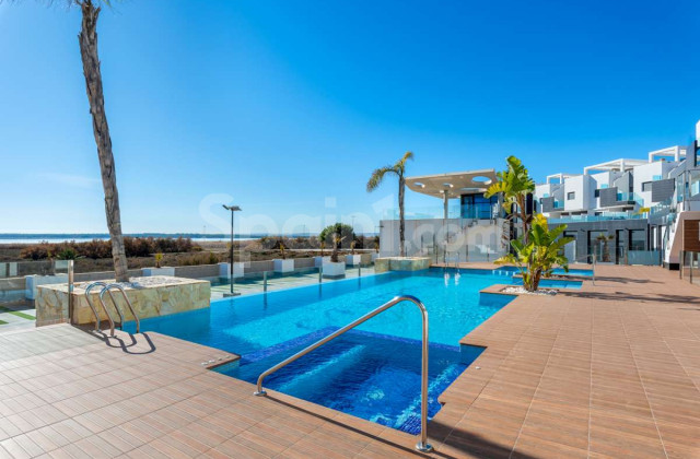 Apartment - Resale - El Raso - El Raso