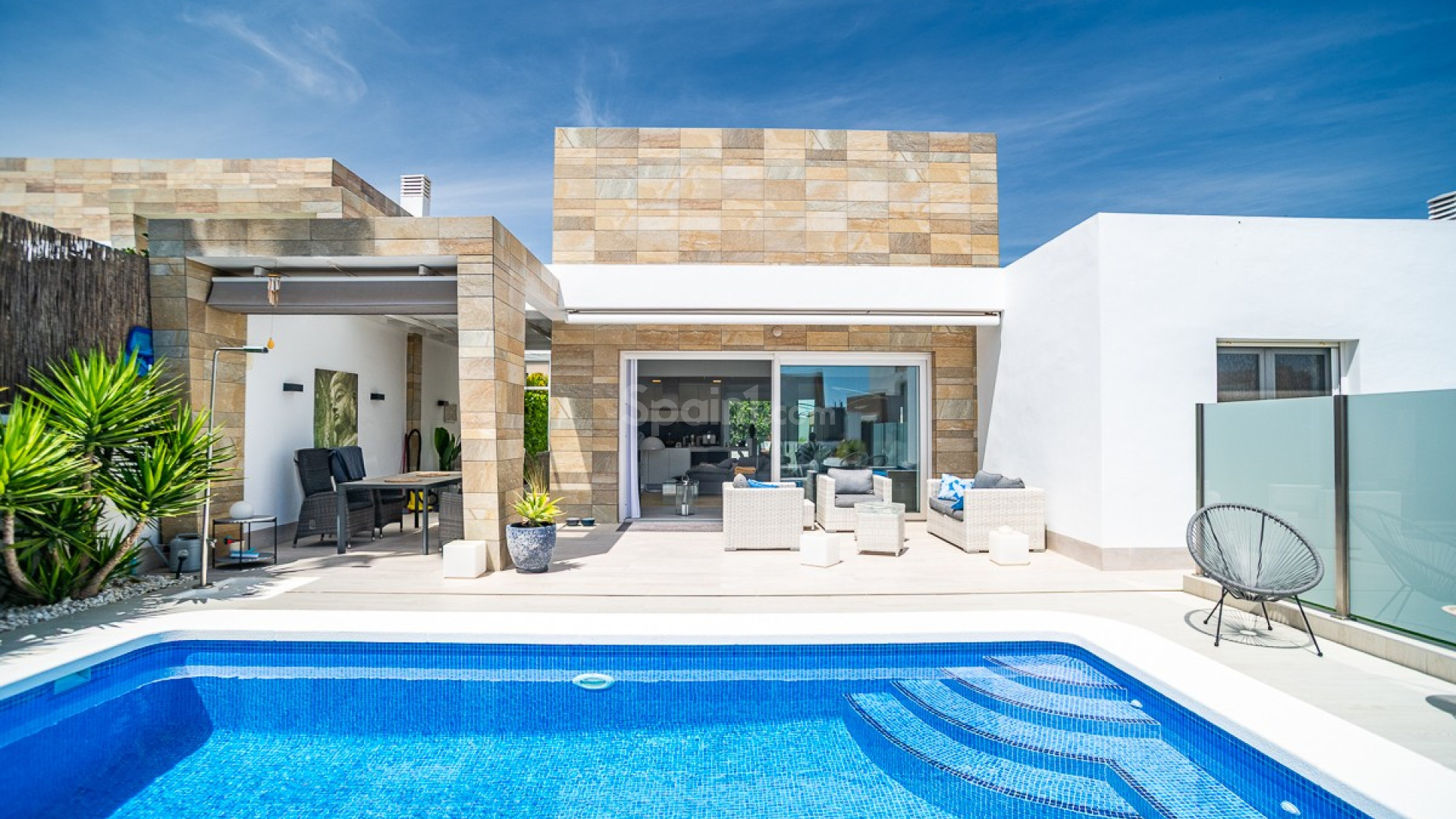 Bruktbolig - Villa -
ALGORFA - La Finca Golf