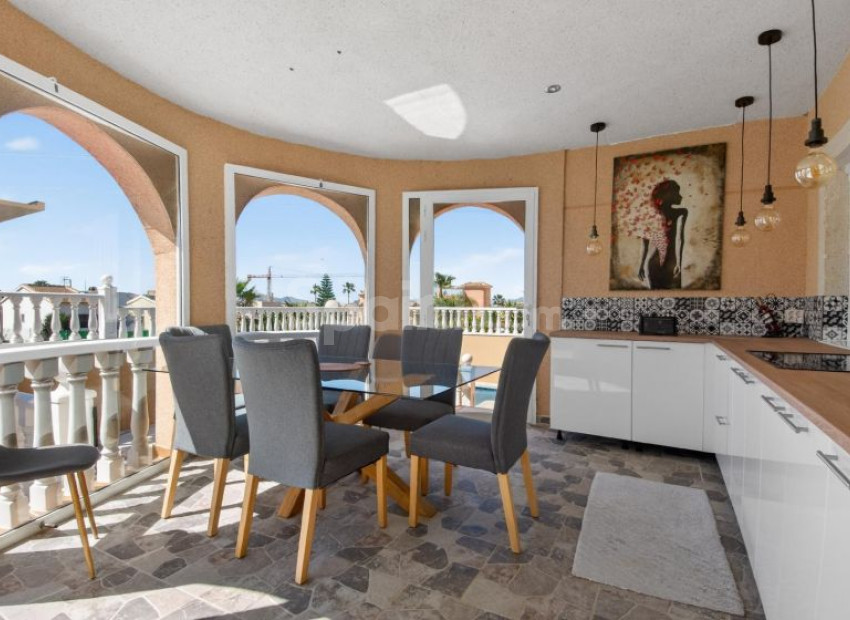 Bruktbolig - Villa -
Benijofar