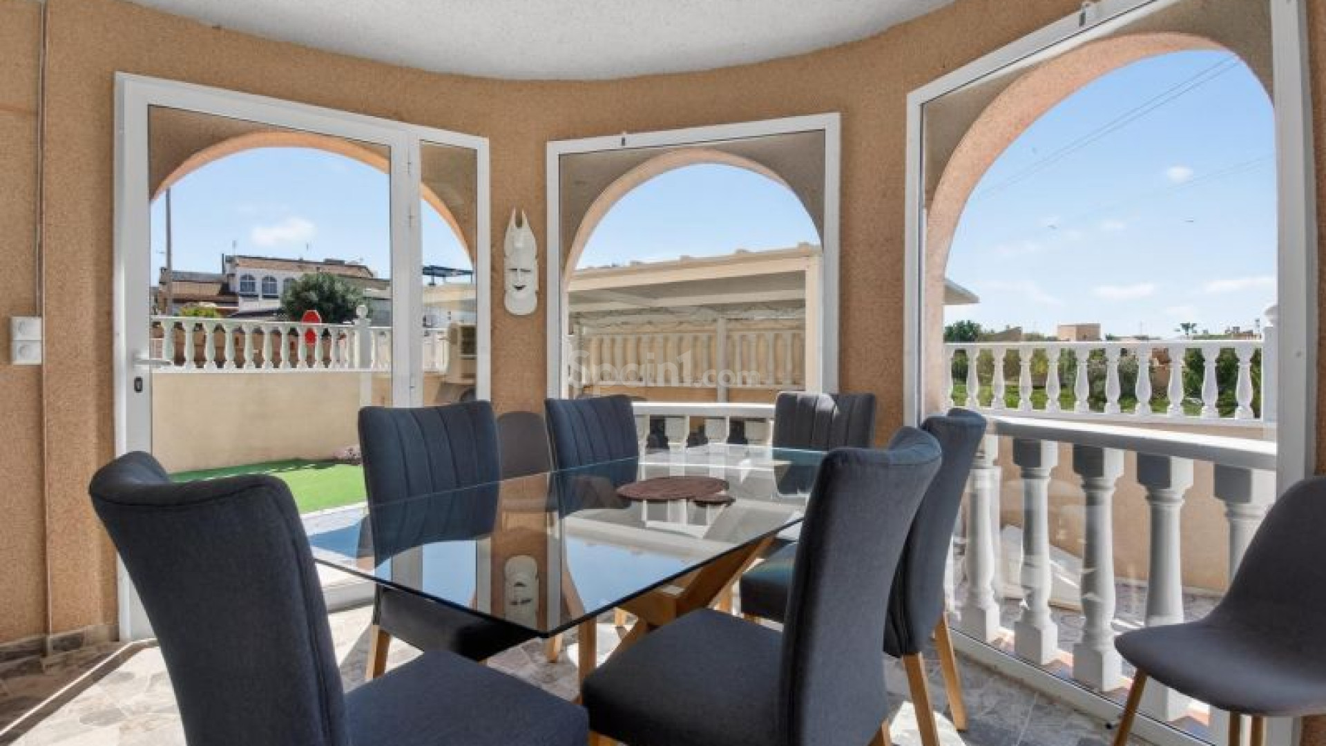 Bruktbolig - Villa -
Benijofar