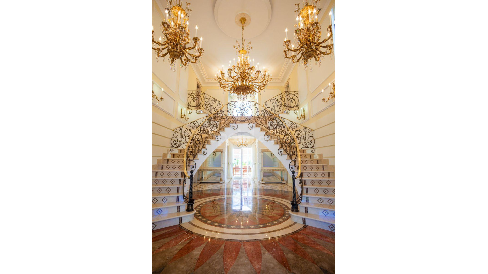 Bruktbolig - Villa -
Cabo Roig