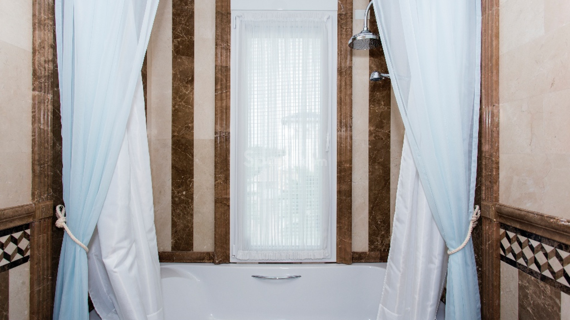 Bruktbolig - Villa -
Cabo Roig