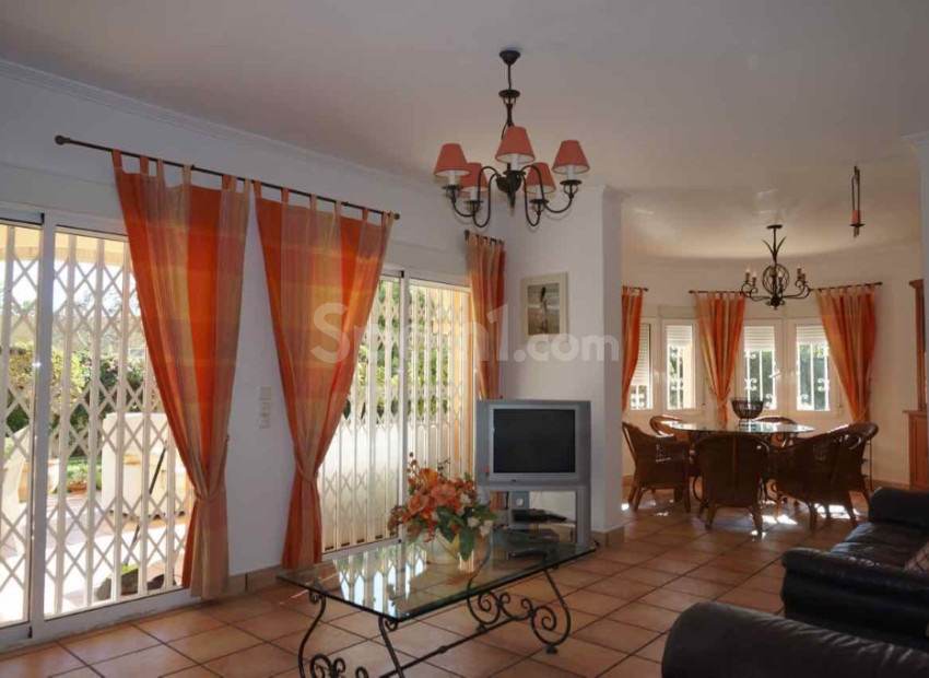 Bruktbolig - Villa -
Cabo Roig