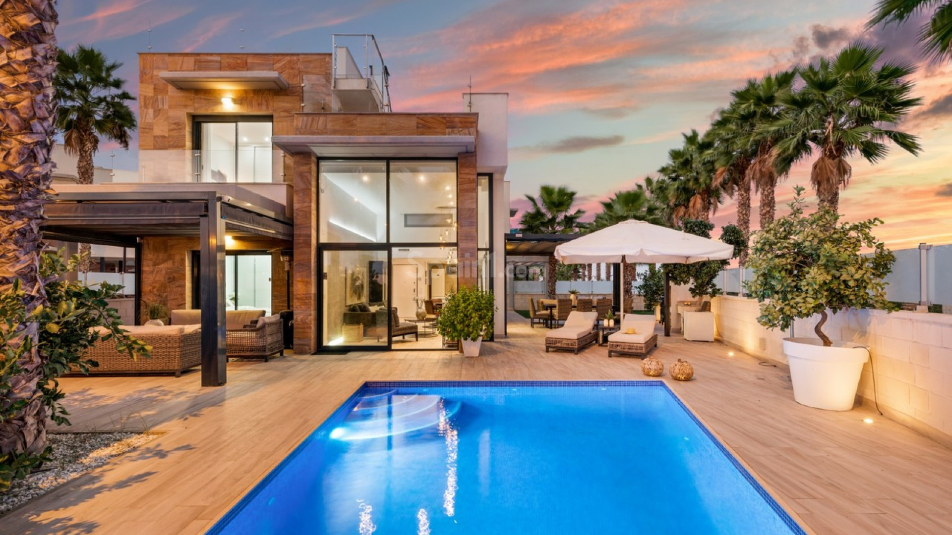 Bruktbolig - Villa -
Cabo Roig