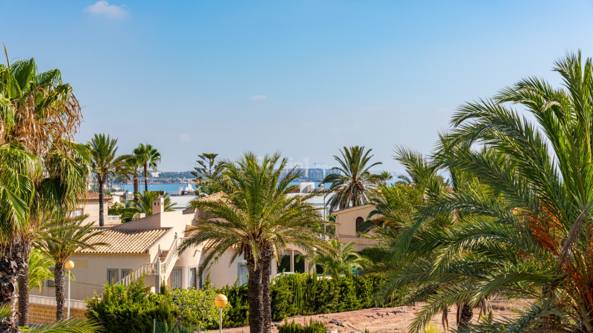 Bruktbolig - Villa -
Cabo Roig