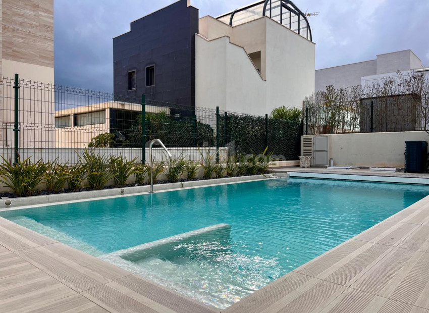 Bruktbolig - Villa -
Dehesa de Campoamor - Campoamor