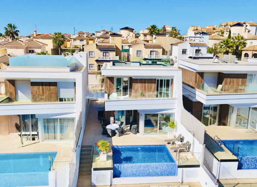 Bruktbolig - Villa -
Dehesa de Campoamor - Campoamor