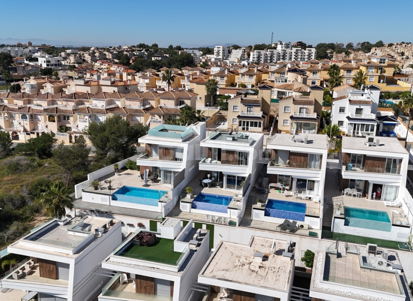 Bruktbolig - Villa -
Dehesa de Campoamor - Campoamor