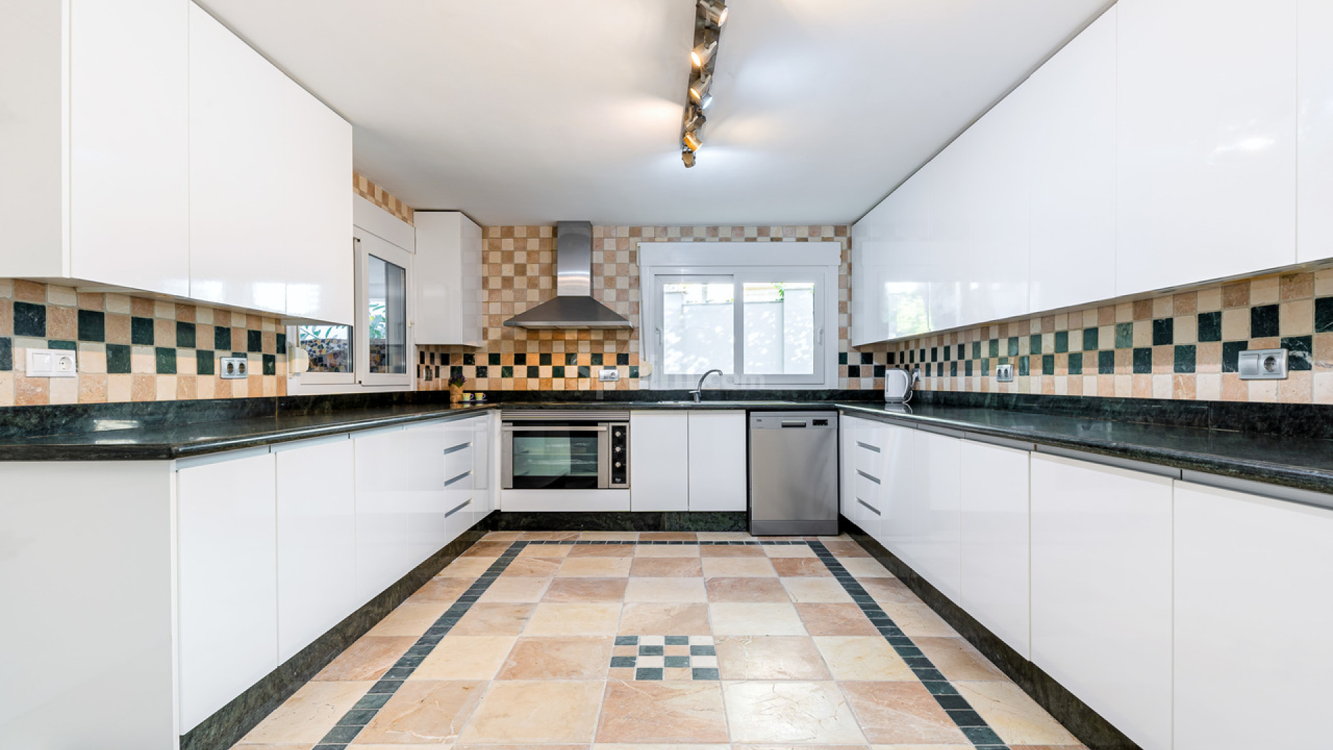 Bruktbolig - Villa -
Dehesa de Campoamor - Campoamor