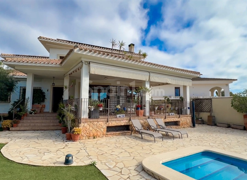 Bruktbolig - Villa -
Dehesa de Campoamor - Campoamor