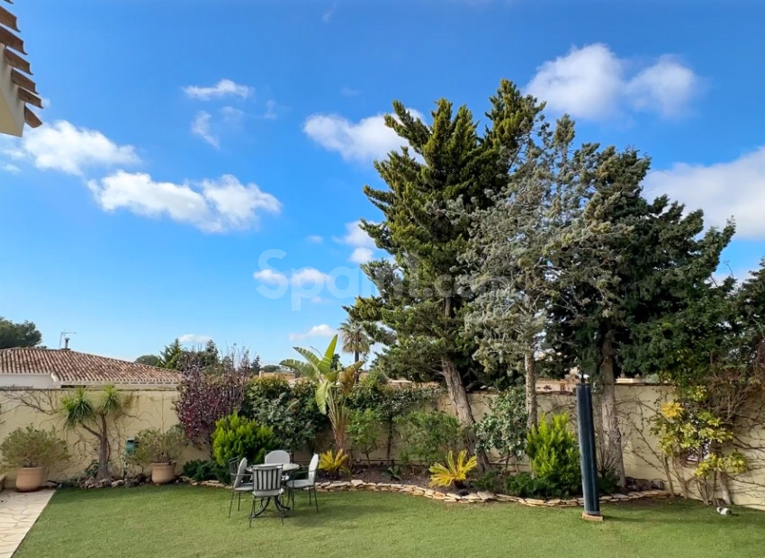 Bruktbolig - Villa -
Dehesa de Campoamor - Campoamor