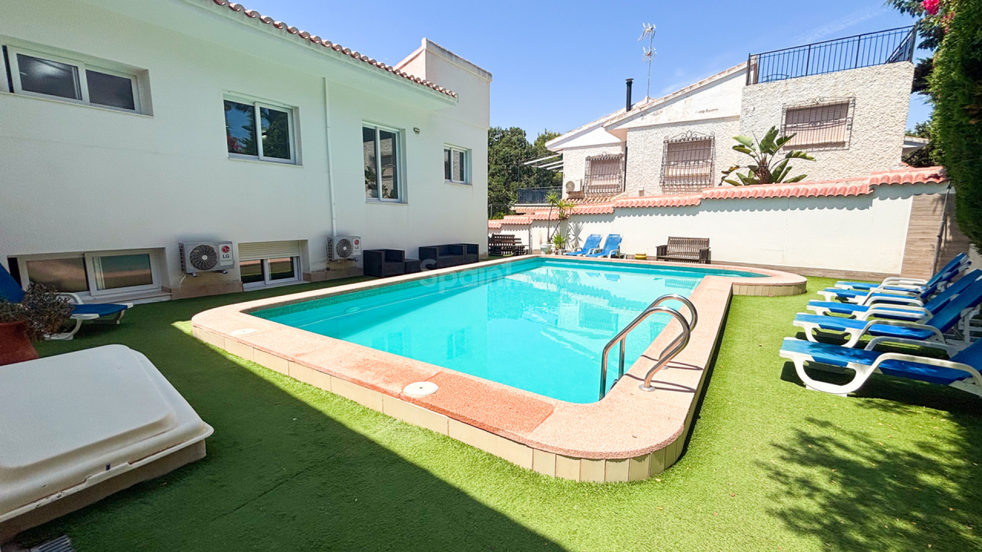 Bruktbolig - Villa -
Dehesa de Campoamor - Campoamor