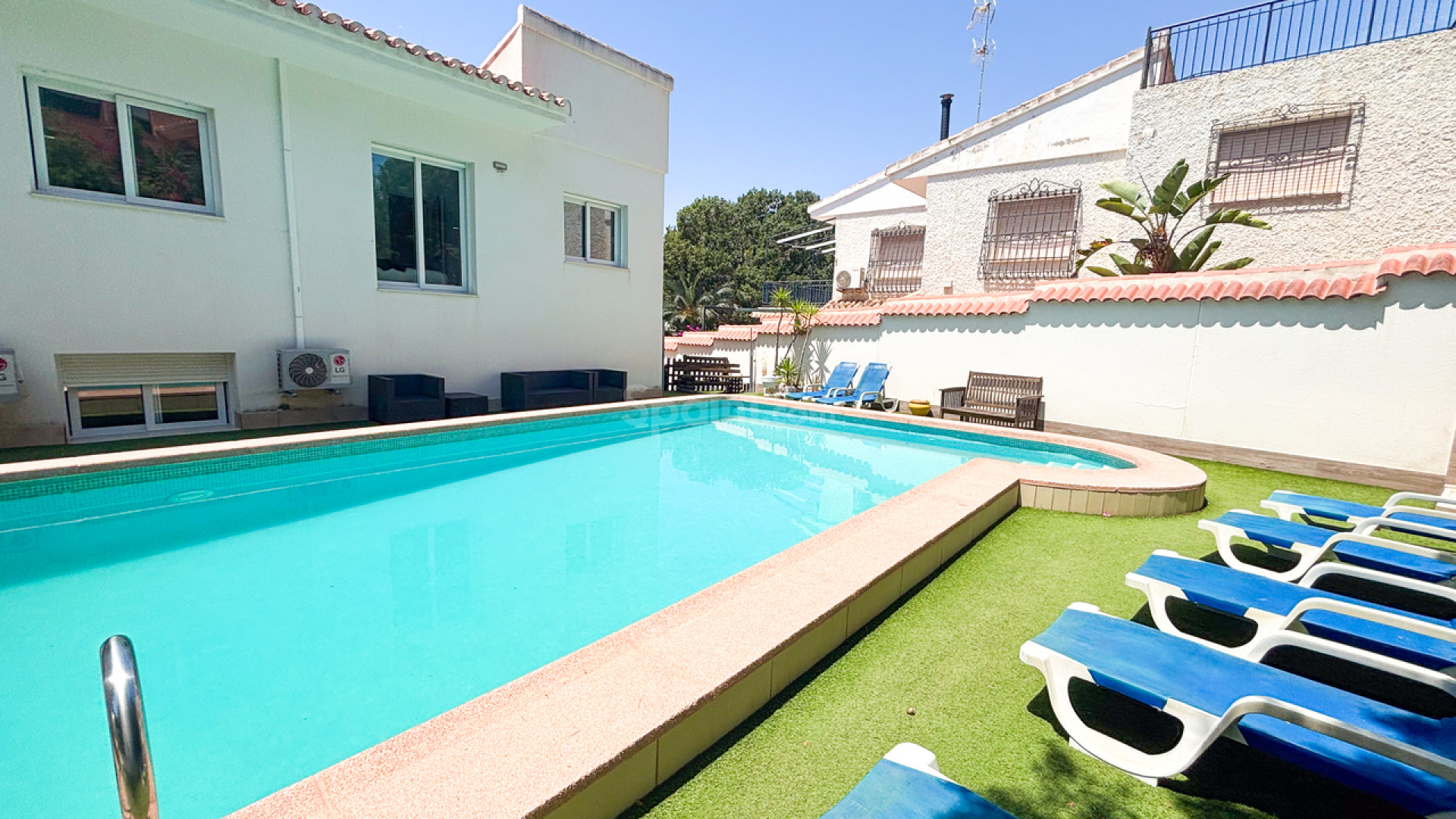 Bruktbolig - Villa -
Dehesa de Campoamor - Campoamor