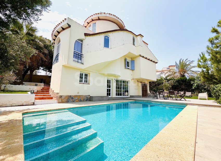 Bruktbolig - Villa -
La Zenia