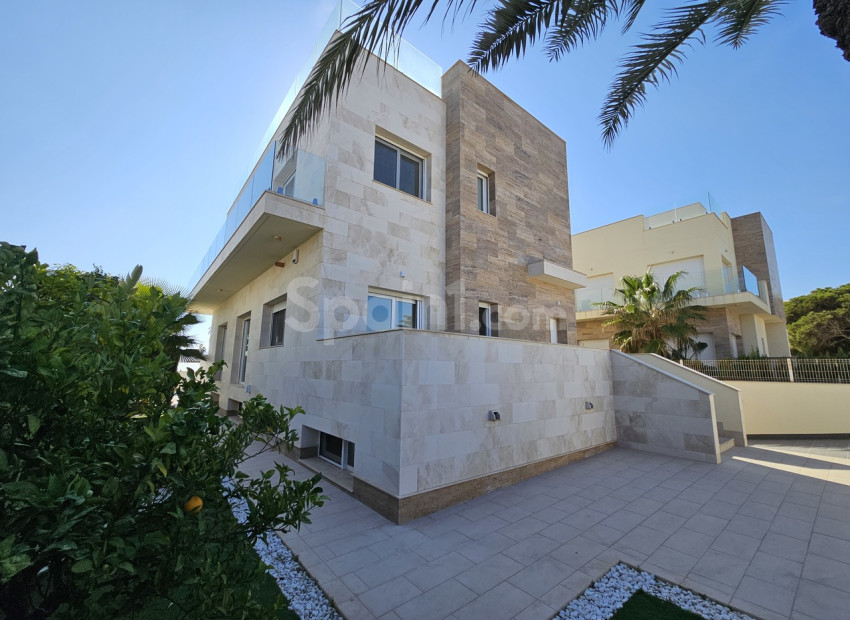 Bruktbolig - Villa -
La Zenia