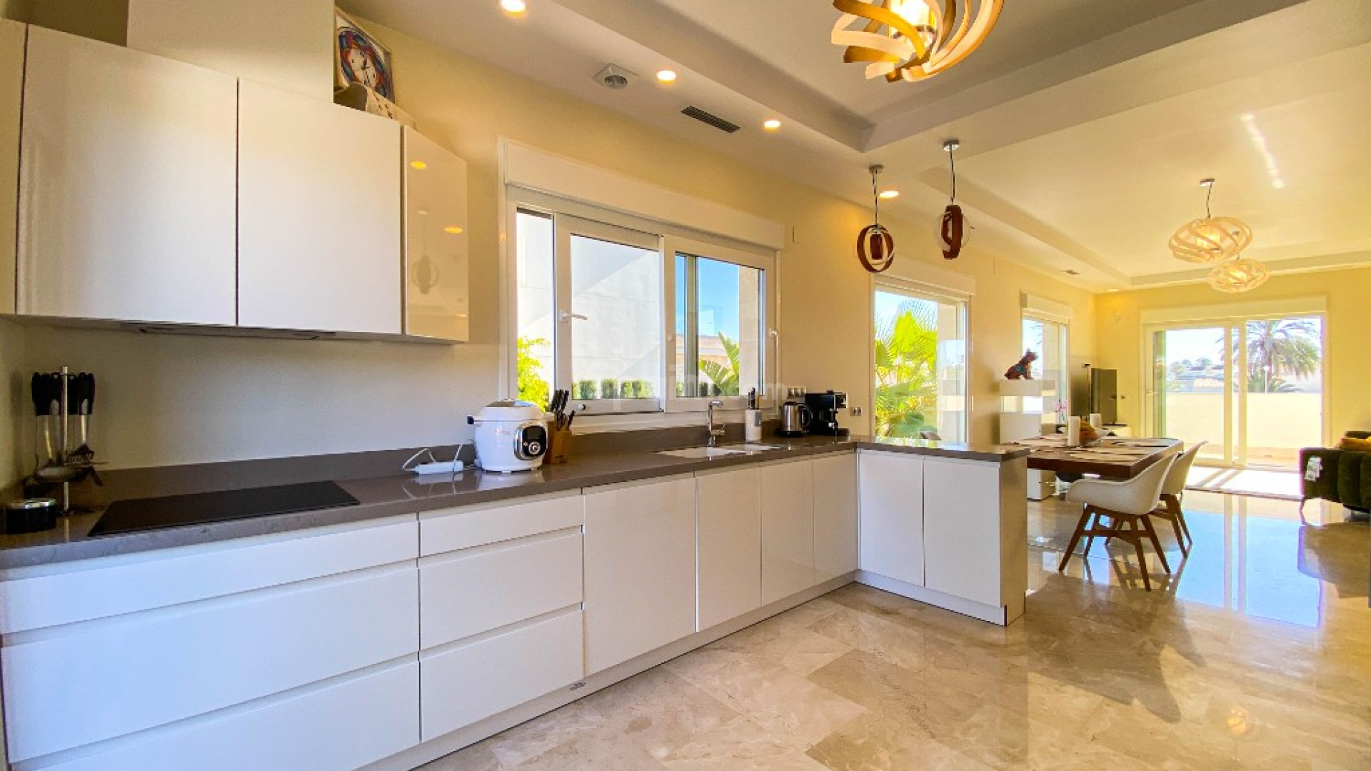 Bruktbolig - Villa -
La Zenia