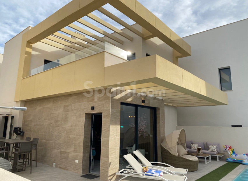 Bruktbolig - Villa -
LOS MONTESINOS - La Herrada