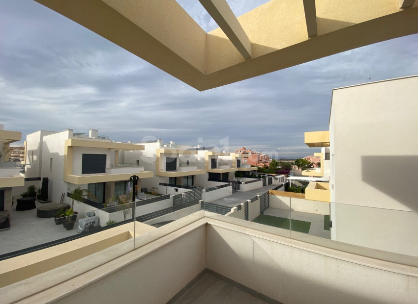 Bruktbolig - Villa -
LOS MONTESINOS - La Herrada