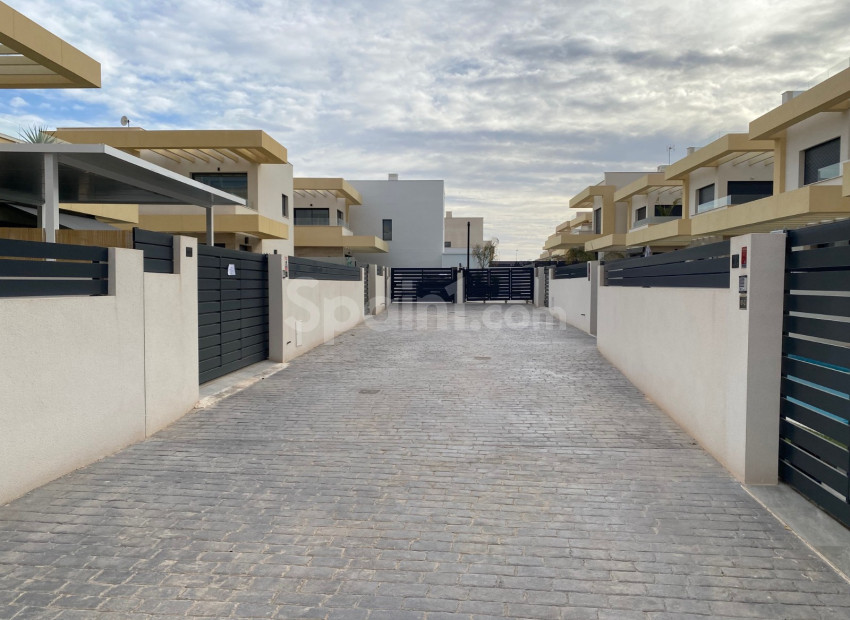 Bruktbolig - Villa -
LOS MONTESINOS - La Herrada