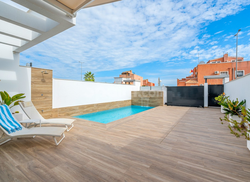Bruktbolig - Villa -
Los Montesinos - La Herrada
