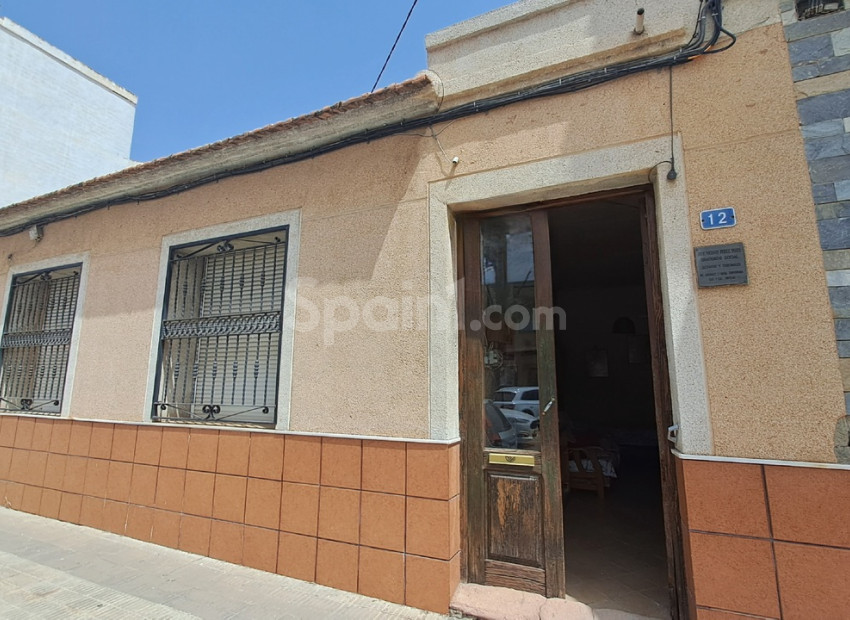 Bruktbolig - Villa -
Los Montesinos
