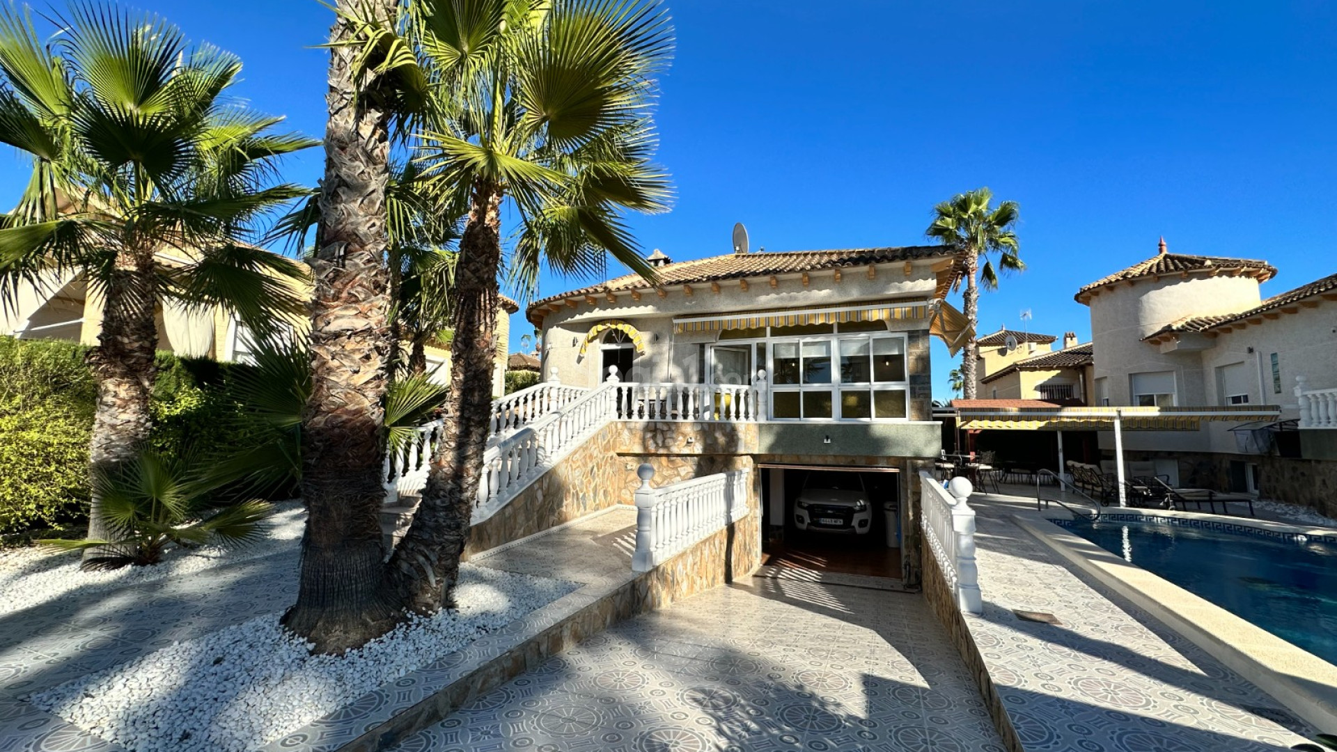 Bruktbolig - Villa -
ORIHUELA - Benferri