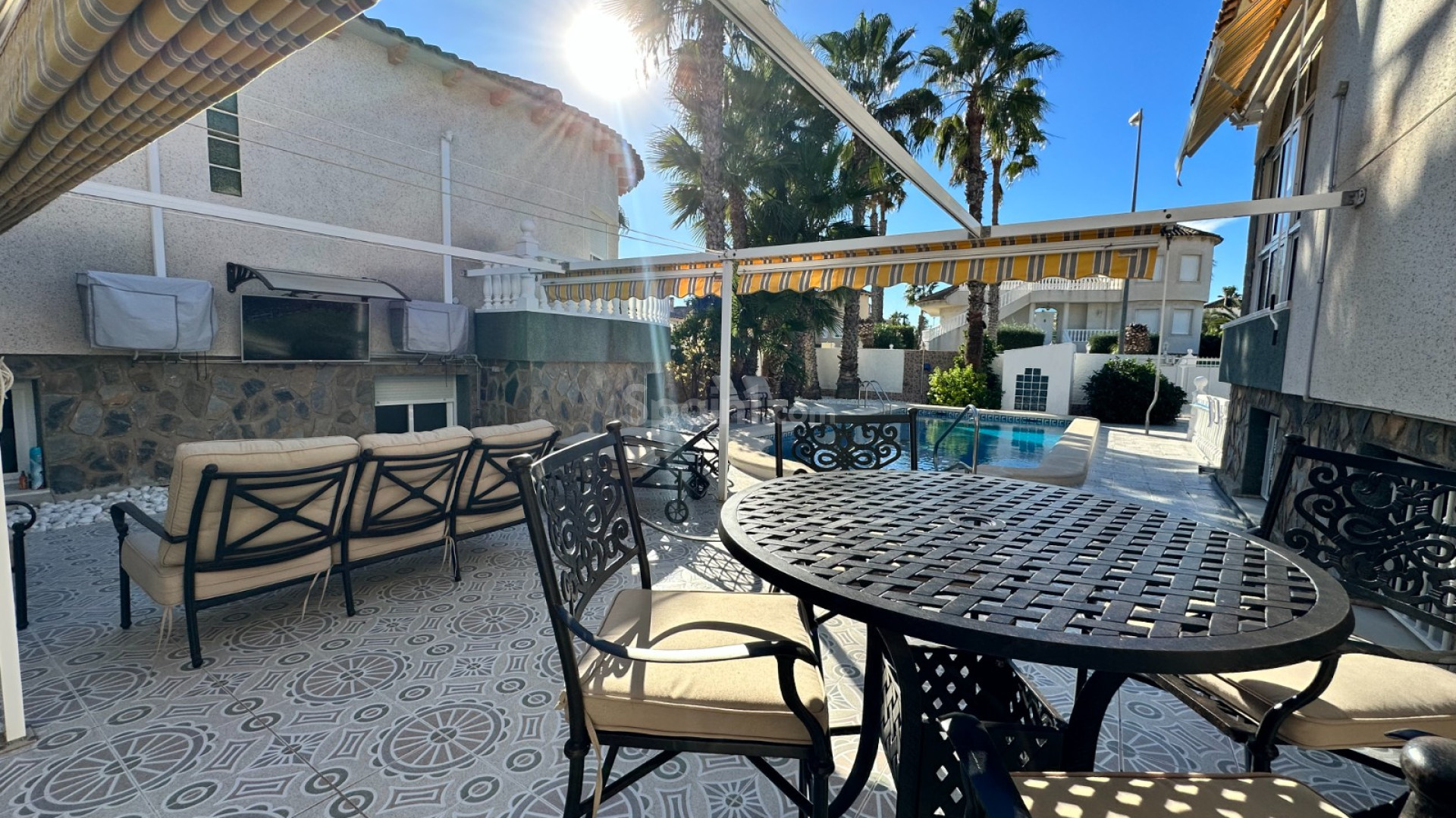Bruktbolig - Villa -
ORIHUELA - Benferri