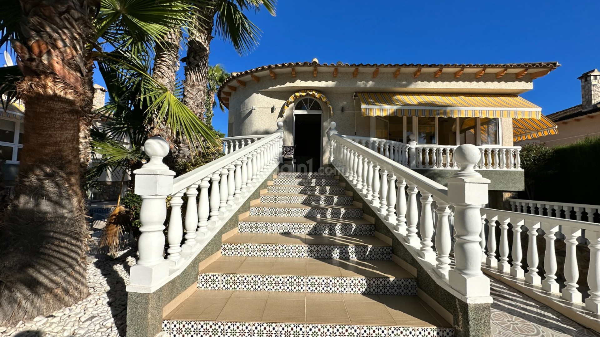 Bruktbolig - Villa -
ORIHUELA - Benferri