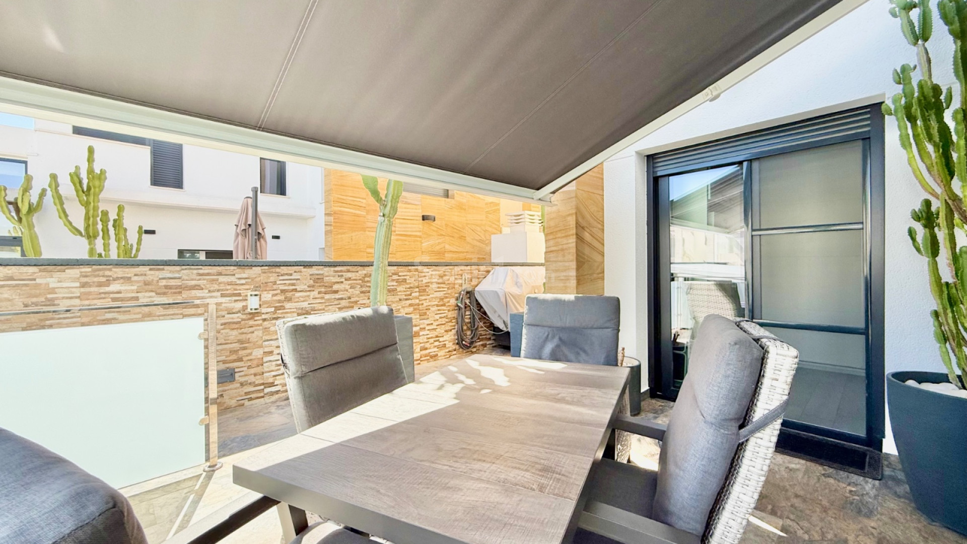 Bruktbolig - Villa -
Orihuela Costa - Cabo Roig