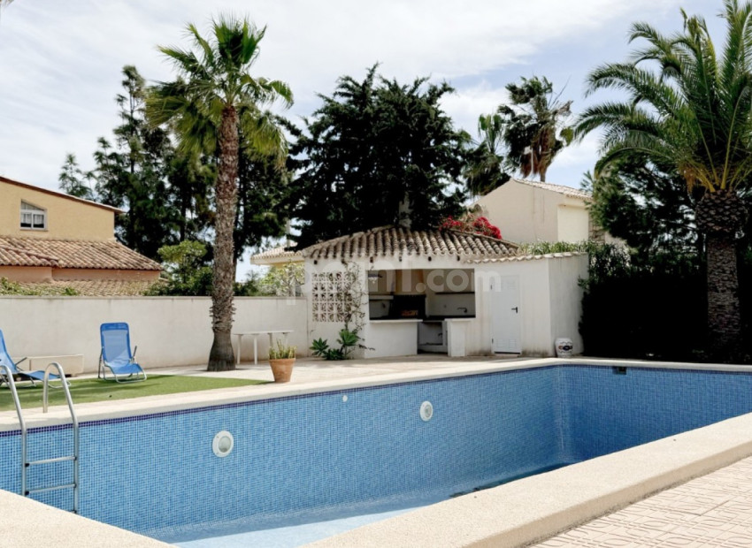 Bruktbolig - Villa -
Orihuela Costa - La Zenia
