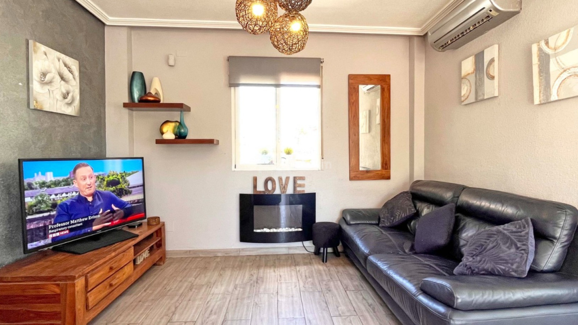 Bruktbolig - Villa -
Orihuela Costa - La Zenia