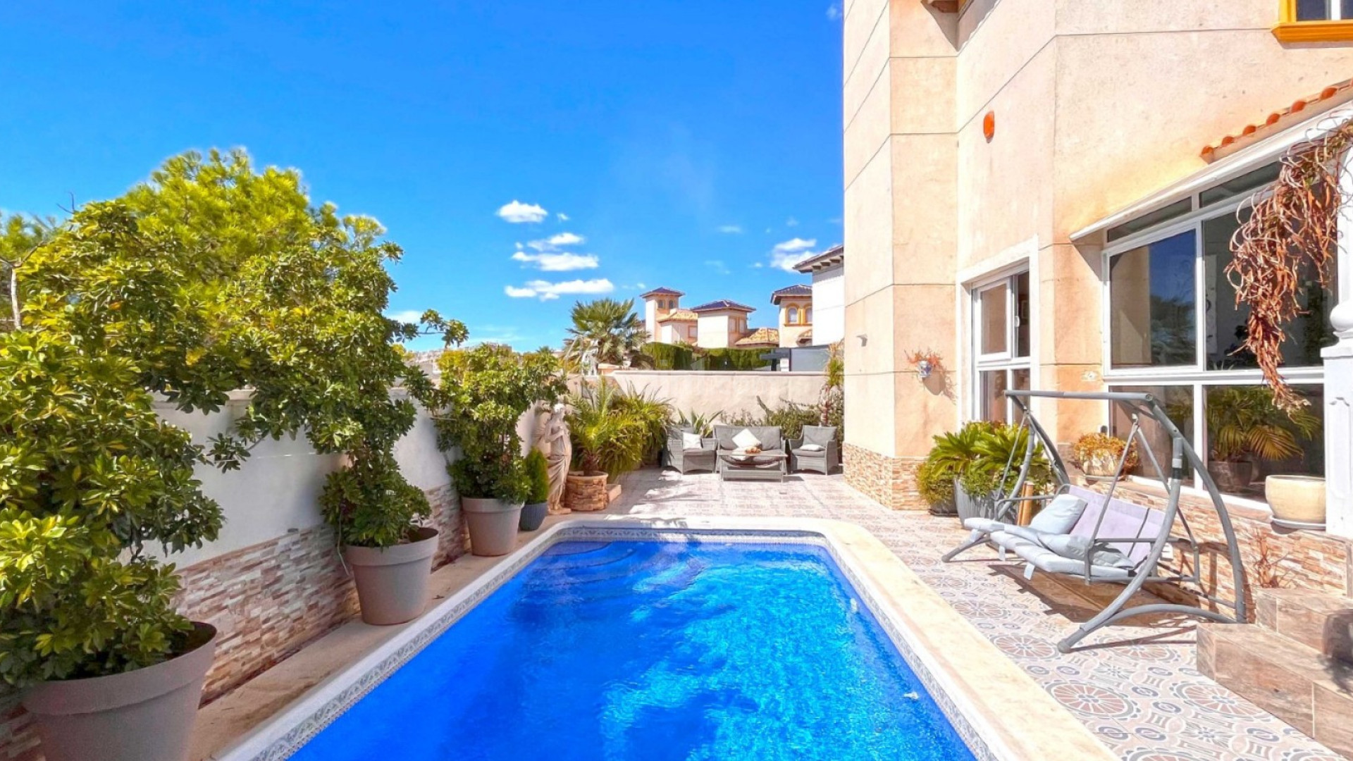 Bruktbolig - Villa -
Orihuela Costa - La Zenia