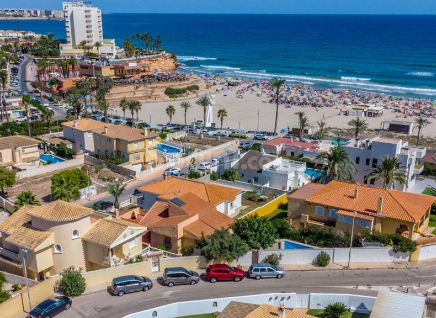 Bruktbolig - Villa -
Orihuela Costa - La Zenia