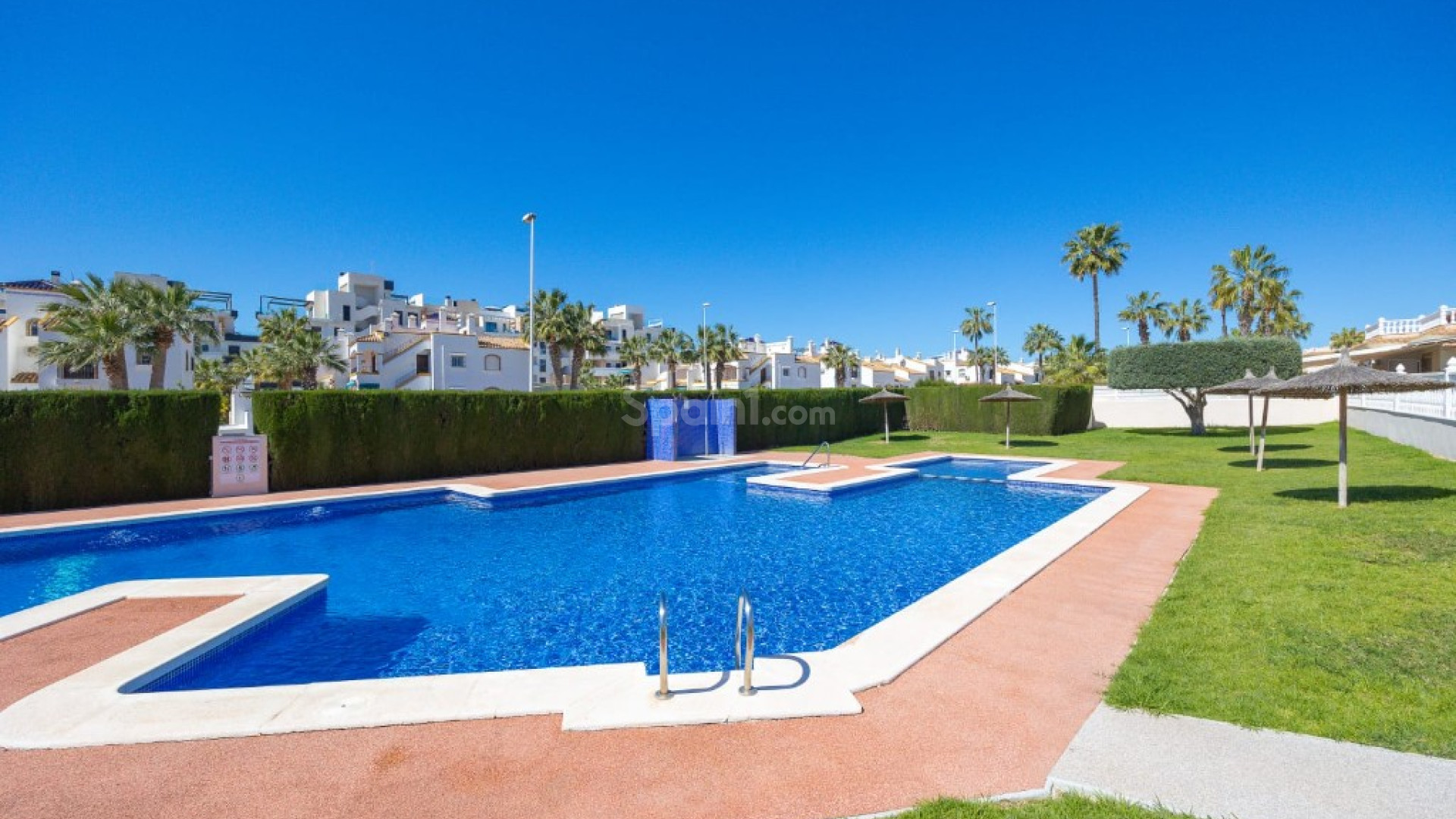 Bruktbolig - Villa -
Orihuela Costa - La Zenia