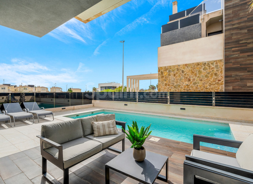 Bruktbolig - Villa -
Orihuela Costa - Lomas de Cabo Roig