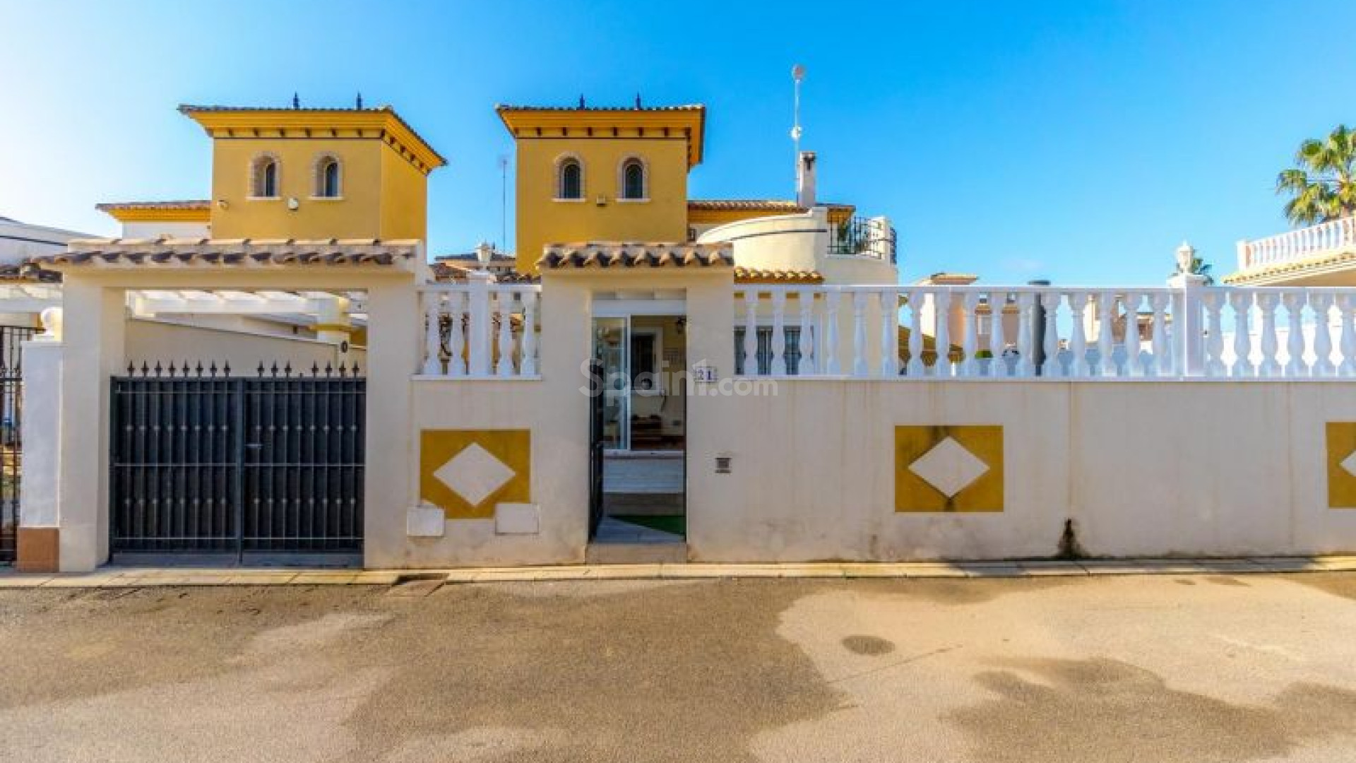 Bruktbolig - Villa -
Orihuela Costa - Los Altos