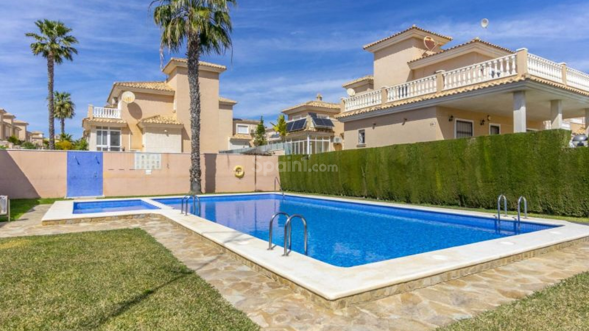 Bruktbolig - Villa -
Orihuela Costa - Los Altos