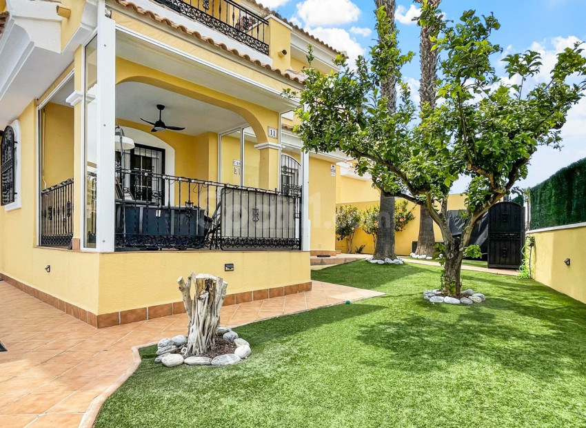 Bruktbolig - Villa -
Orihuela Costa - Los Dolses
