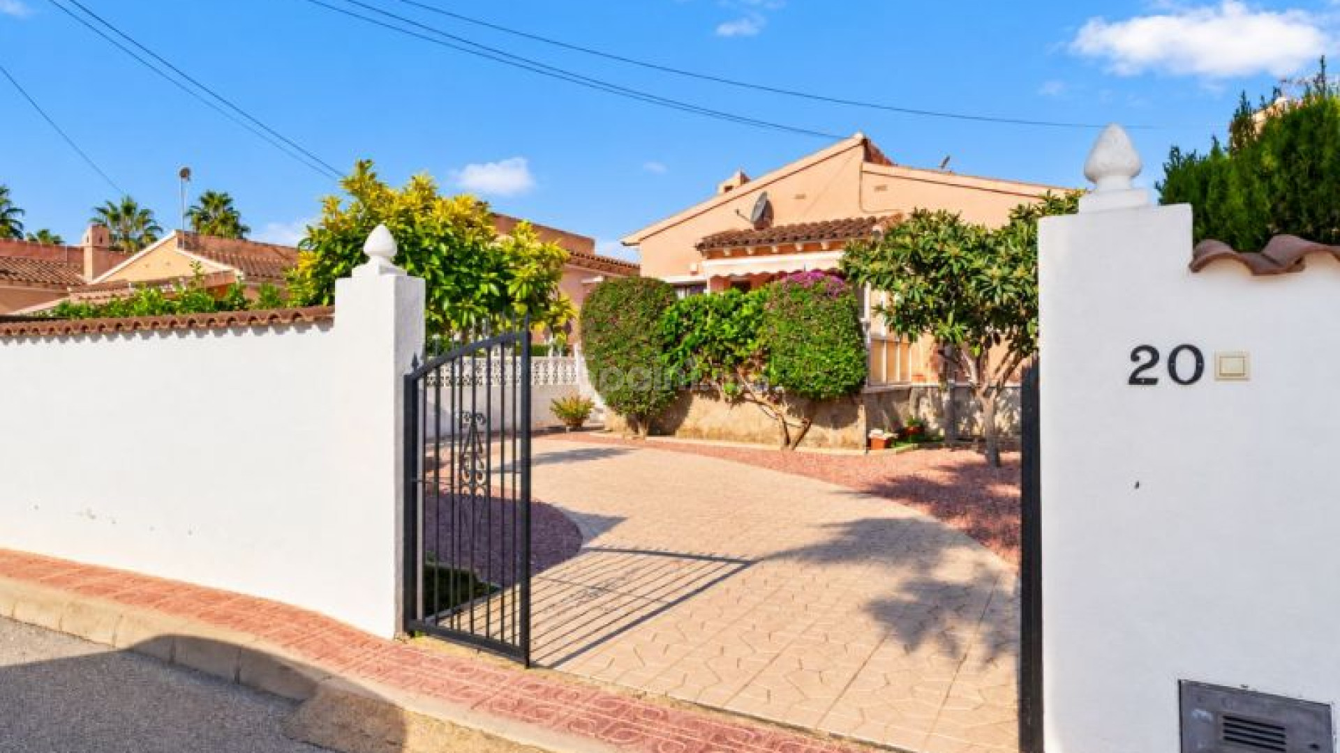 Bruktbolig - Villa -
Orihuela Costa - Punta Prima