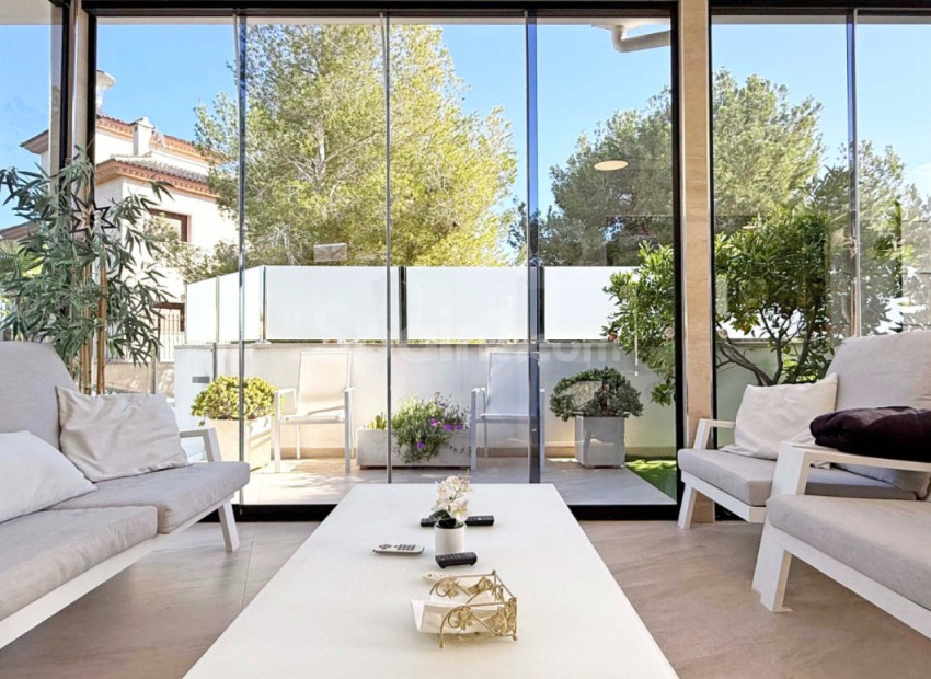 Bruktbolig - Villa -
Orihuela Costa - Villamartín