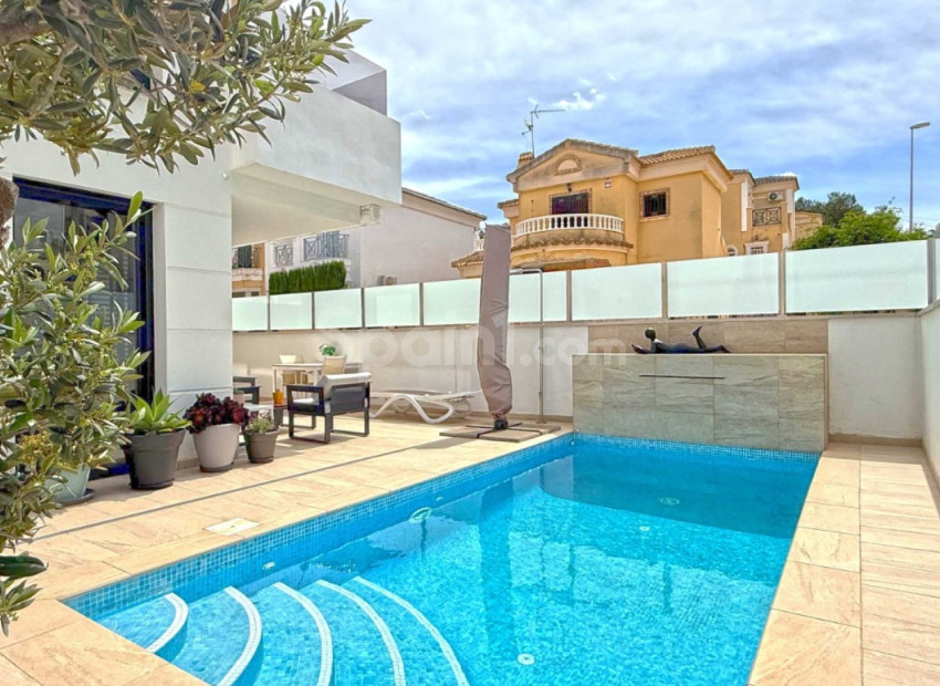 Bruktbolig - Villa -
Orihuela Costa - Villamartín