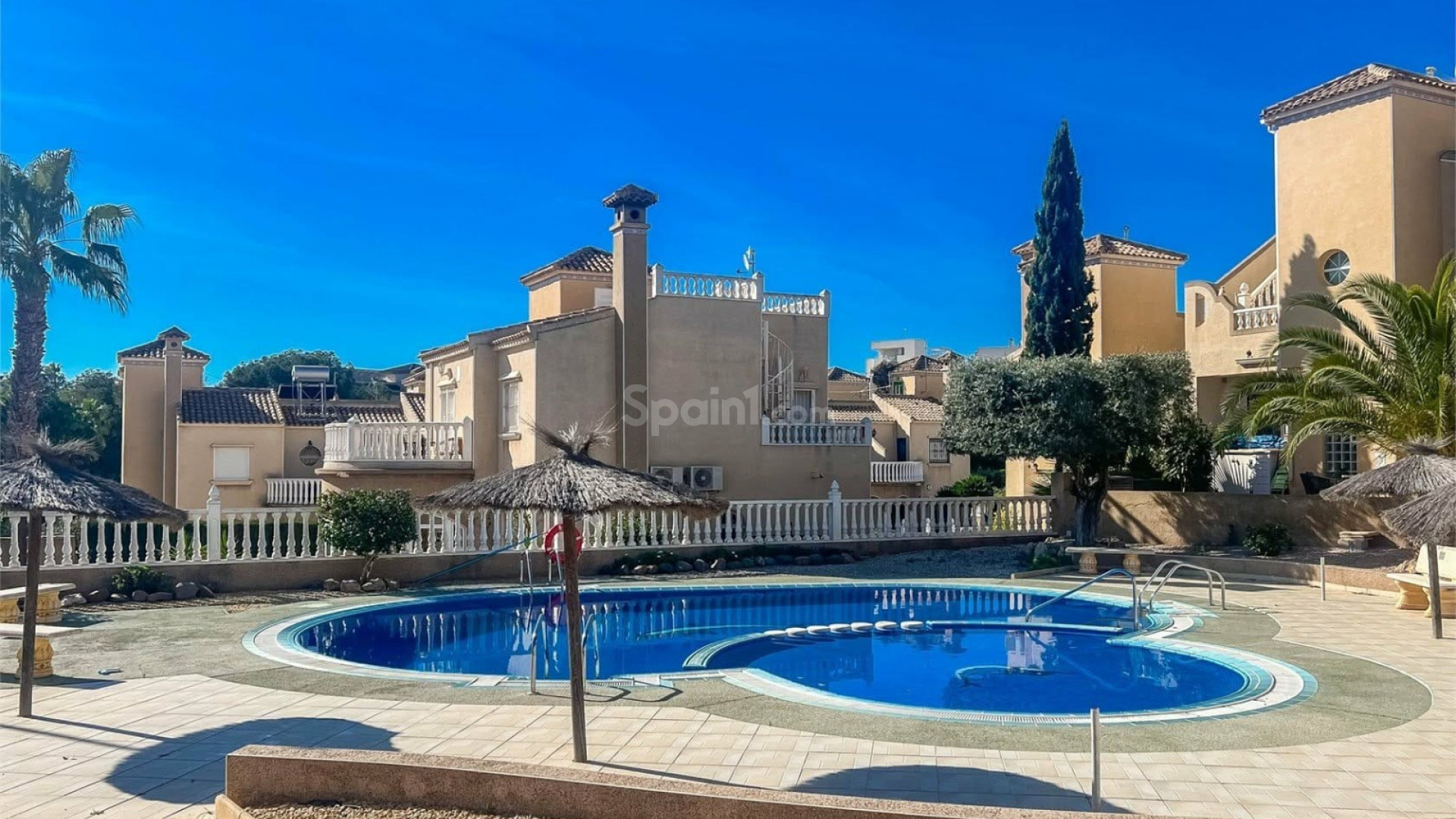Bruktbolig - Villa -
ORIHUELA COSTA - Villamartin