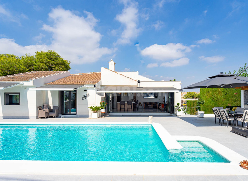 Bruktbolig - Villa -
Orihuela-Costa - Villamartin