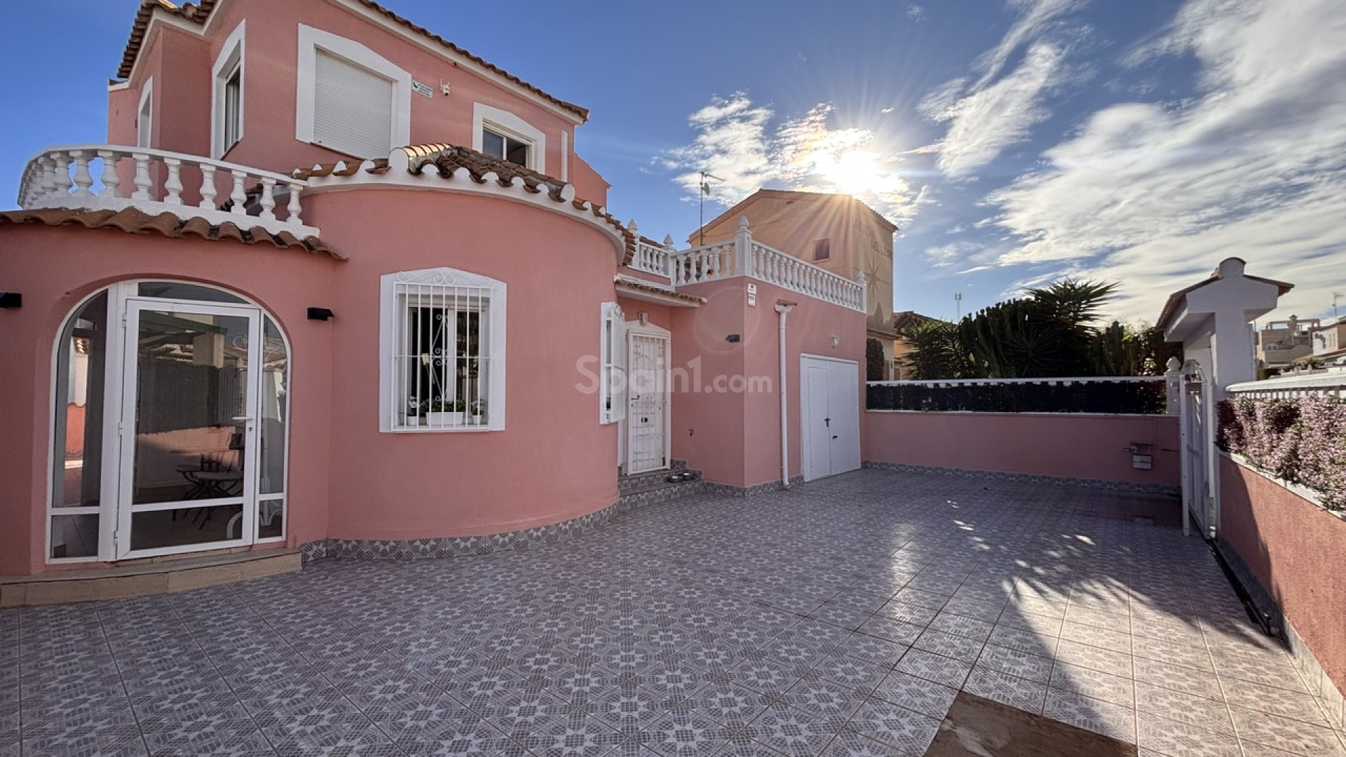 Bruktbolig - Villa -
Playa Flamenca