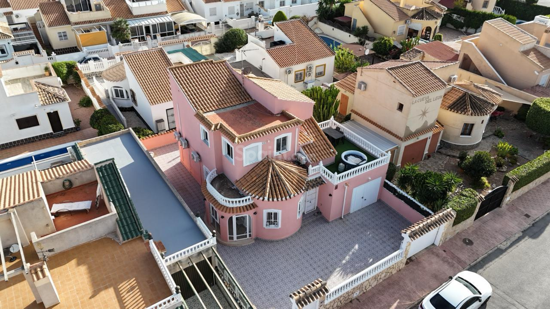 Bruktbolig - Villa -
Playa Flamenca