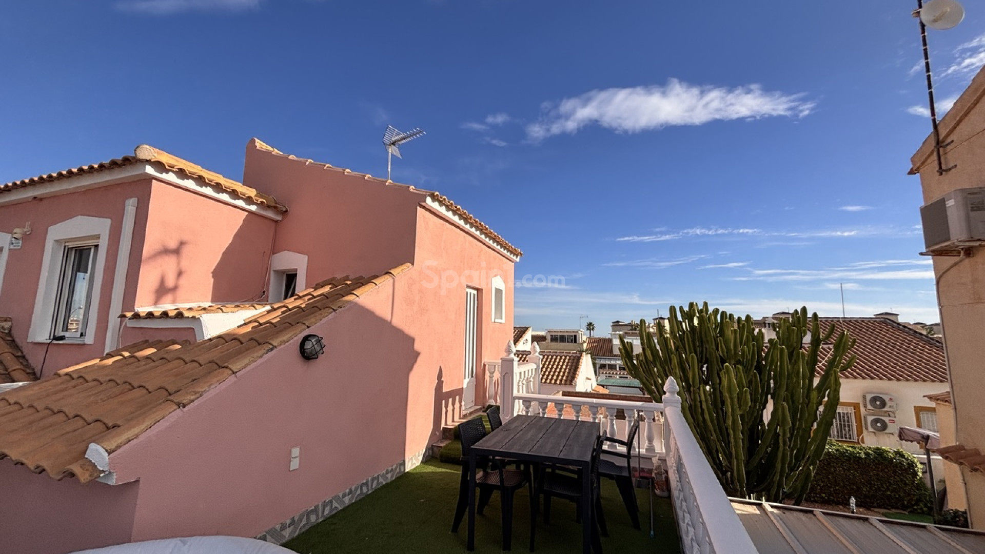 Bruktbolig - Villa -
Playa Flamenca