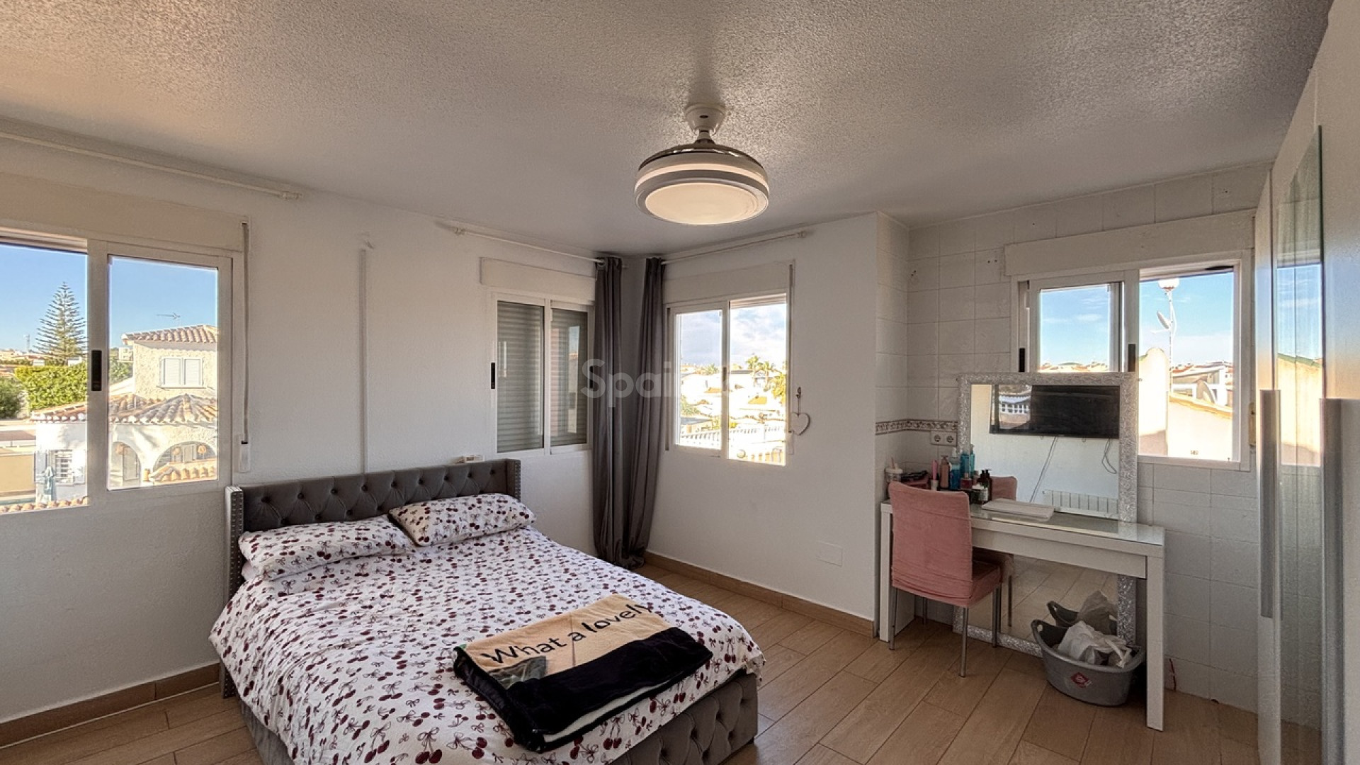 Bruktbolig - Villa -
Playa Flamenca