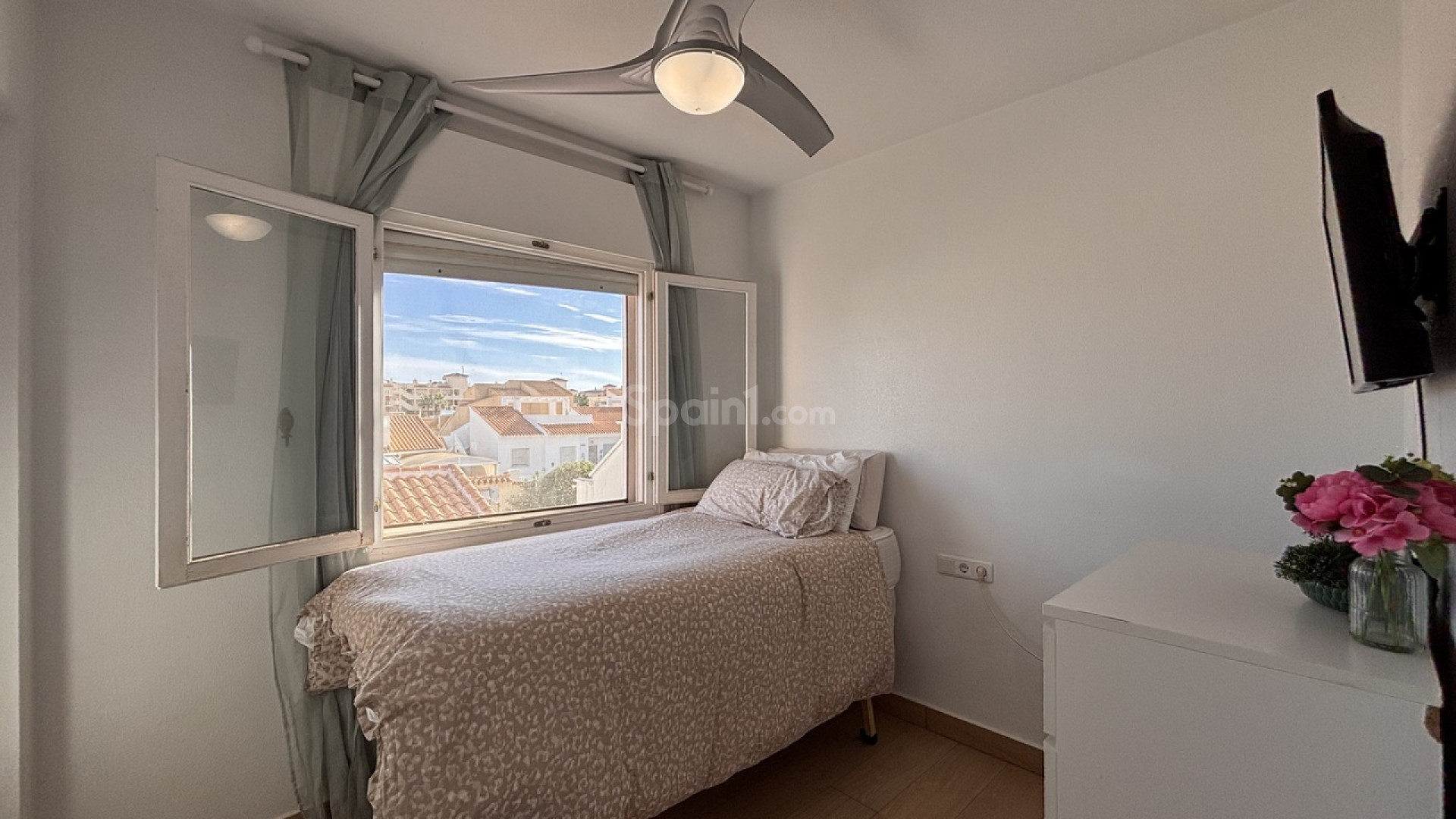 Bruktbolig - Villa -
Playa Flamenca