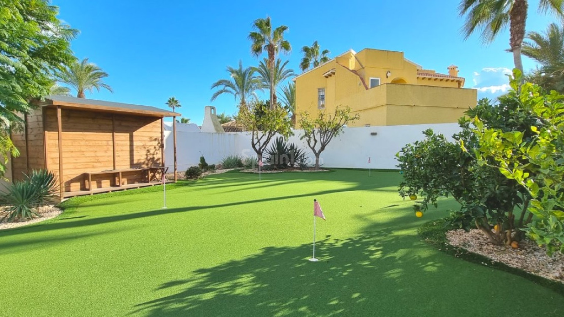 Bruktbolig - Villa -
Playa Flamenca